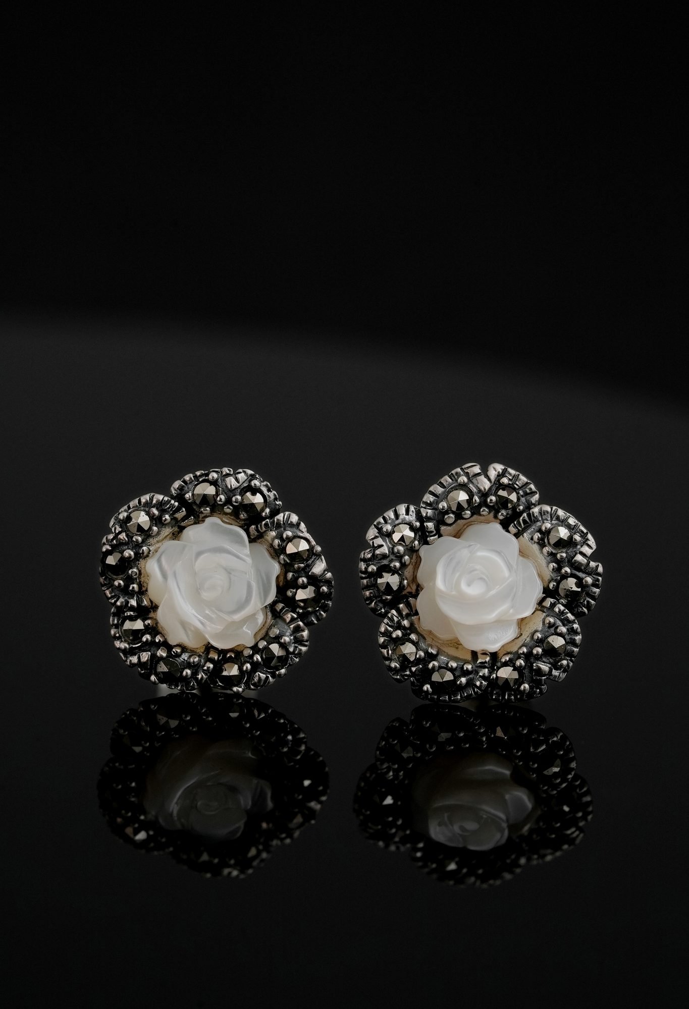 Natural Stone Earstud
